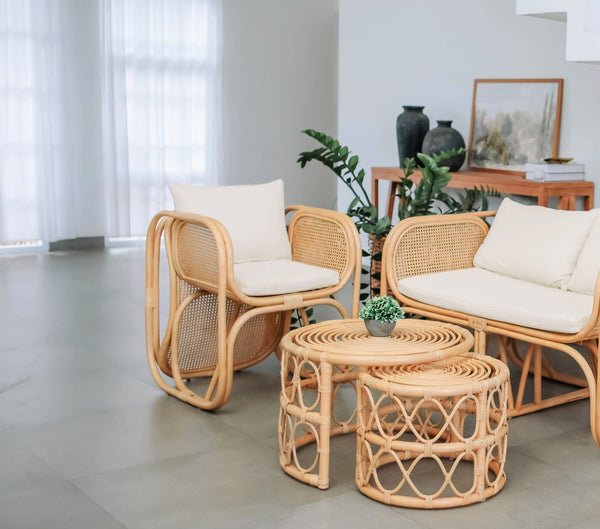 MOROTAI - Natural rattan armchair with beige fabric