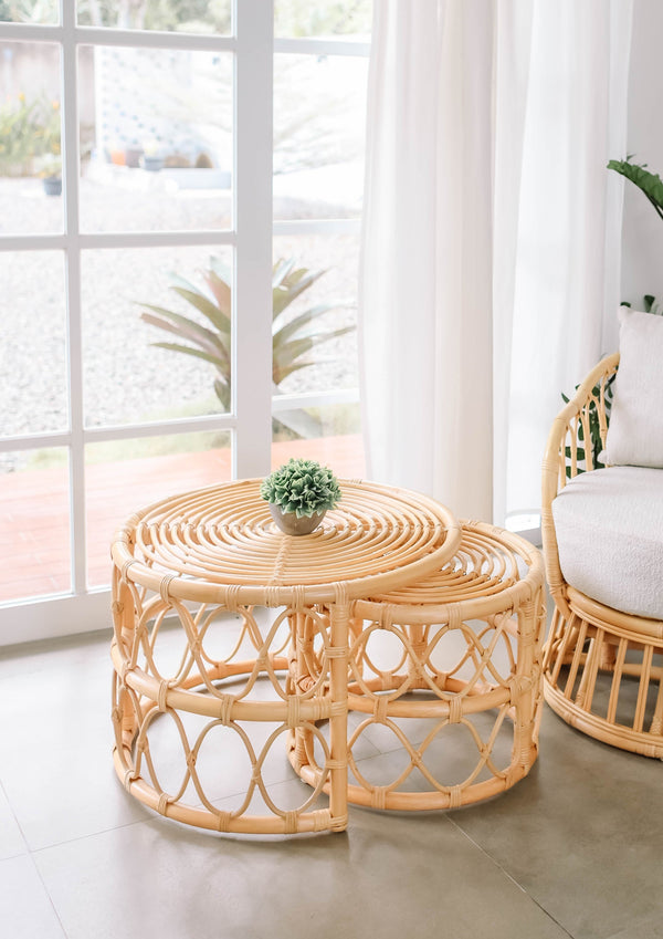 SALAWATI - Set of 2 nesting coffee tables in natural rattan