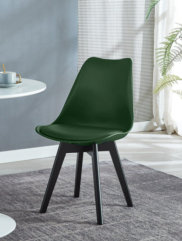 Set of 4 Scandinavian chairs in wood and green polypropylene