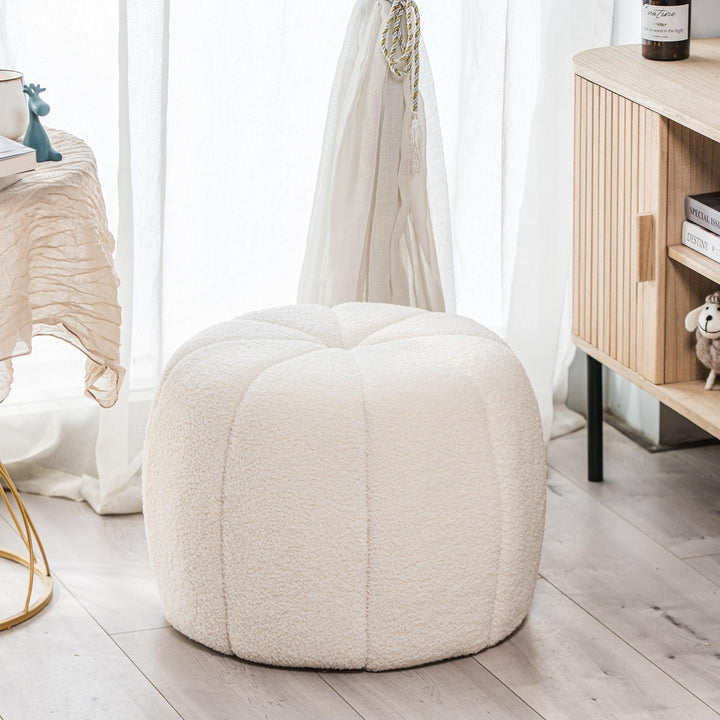 Pouf in white wool with stripes